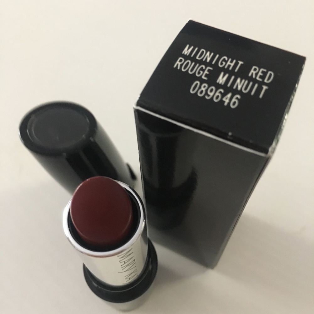Gel Semi-Matte Lipstick: Midnight Red